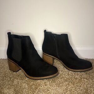 White Mountain Ladies Black Ankle Boots